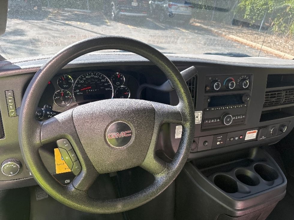 Light Duty Box Truck-Light and Medium Duty Trucks-GMC-2023-Savana G33903-Middlefield-OH-103,017\n\t\tmiles-$ 35,000 - Image 17