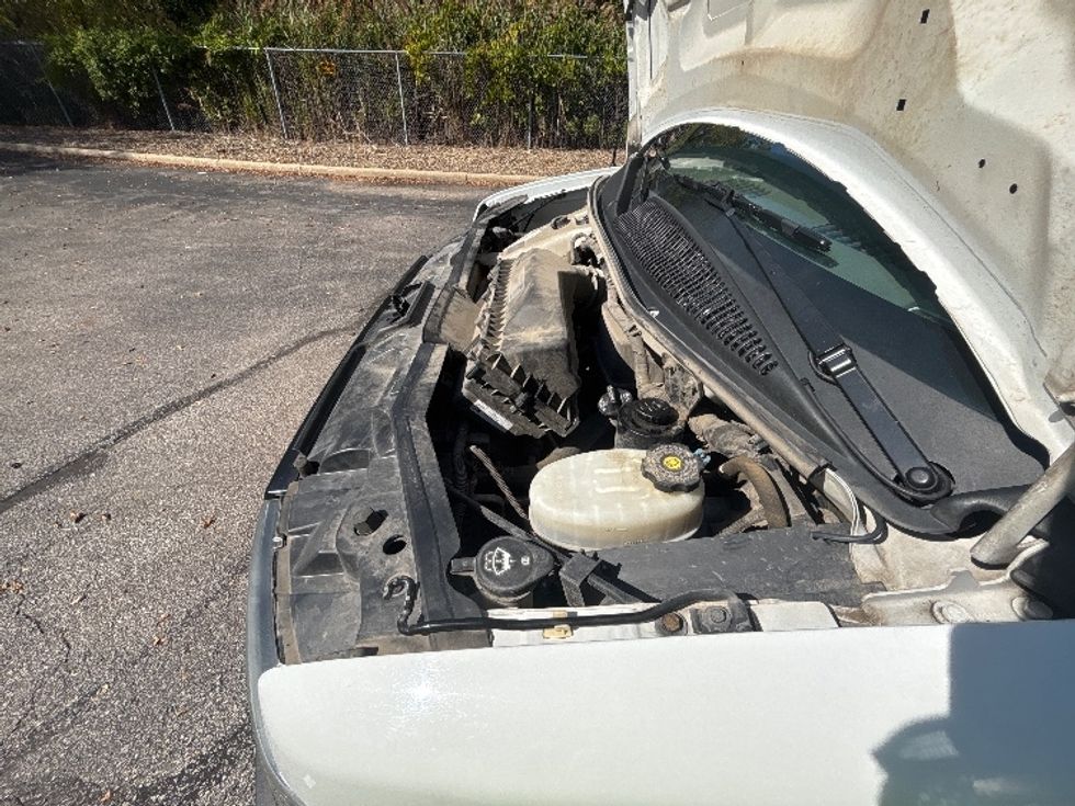 Light Duty Box Truck-Light and Medium Duty Trucks-GMC-2023-Savana G33903-Middlefield-OH-103,017\n\t\tmiles-$ 35,000 - Image 23