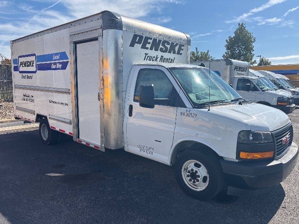 Light Duty Box Truck-Light and Medium Duty Trucks-GMC-2023-Savana G33903-Middlefield-OH-103,017\n\t\tmiles-$ 35,000 - Image 3