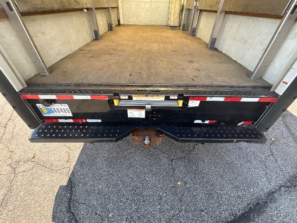 Light Duty Box Truck-Light and Medium Duty Trucks-GMC-2023-Savana G33903-Middlefield-OH-103,017\n\t\tmiles-$ 35,000 - Image 9