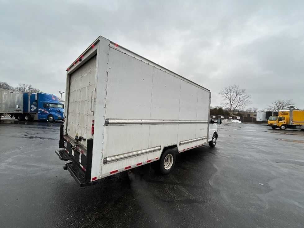 Light Duty Box Truck-Light and Medium Duty Trucks-GMC-2023-Savana G33903-Middlefield-OH-110,318\n\t\tmiles-$ 31,250 - Image 12