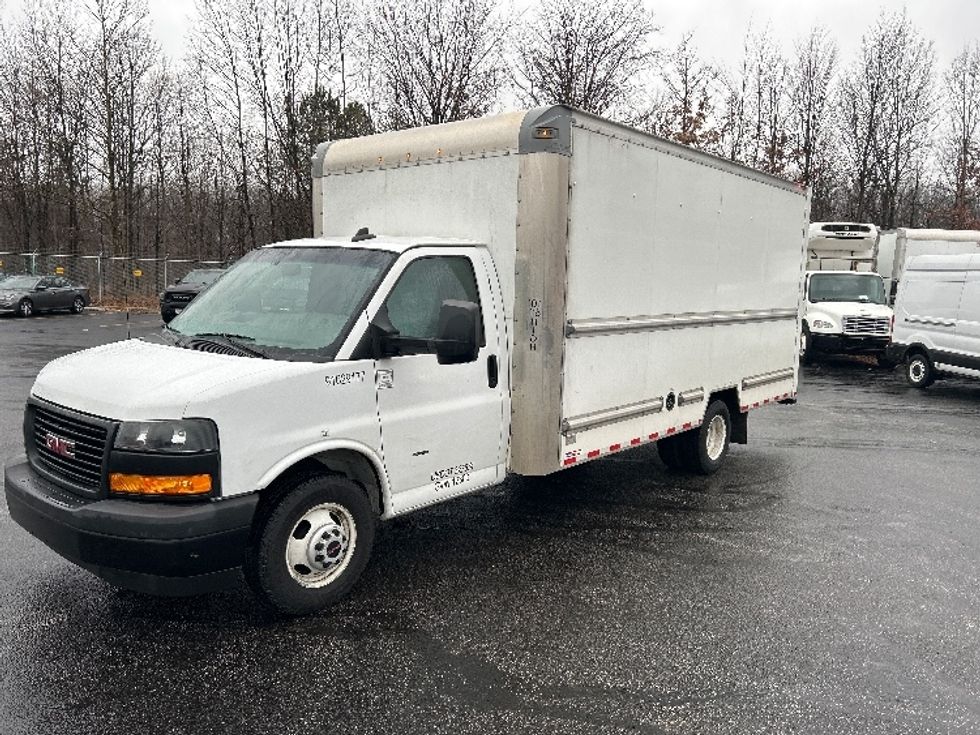 Light Duty Box Truck-Light and Medium Duty Trucks-GMC-2023-Savana G33903-Middlefield-OH-110,318\n\t\tmiles-$ 31,250 - Image 3