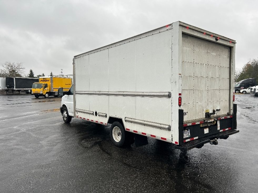 Light Duty Box Truck-Light and Medium Duty Trucks-GMC-2023-Savana G33903-Middlefield-OH-110,318\n\t\tmiles-$ 31,250 - Image 6