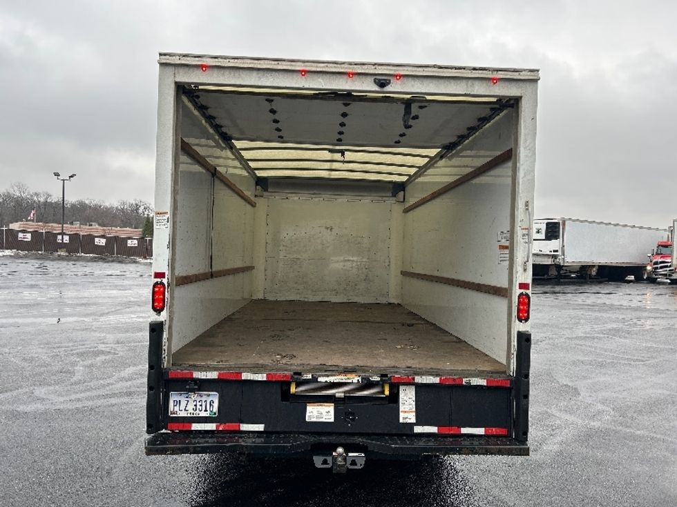 Light Duty Box Truck-Light and Medium Duty Trucks-GMC-2023-Savana G33903-Middlefield-OH-110,318\n\t\tmiles-$ 31,250 - Image 8