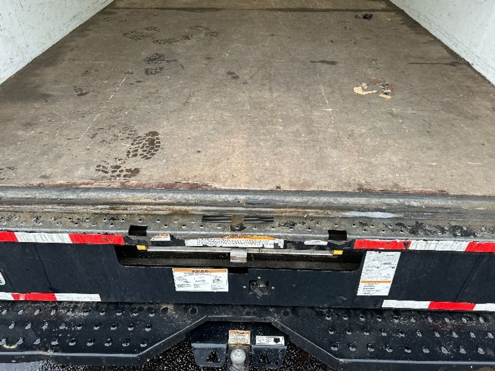 Light Duty Box Truck-Light and Medium Duty Trucks-GMC-2023-Savana G33903-Middlefield-OH-110,318\n\t\tmiles-$ 31,250 - Image 9