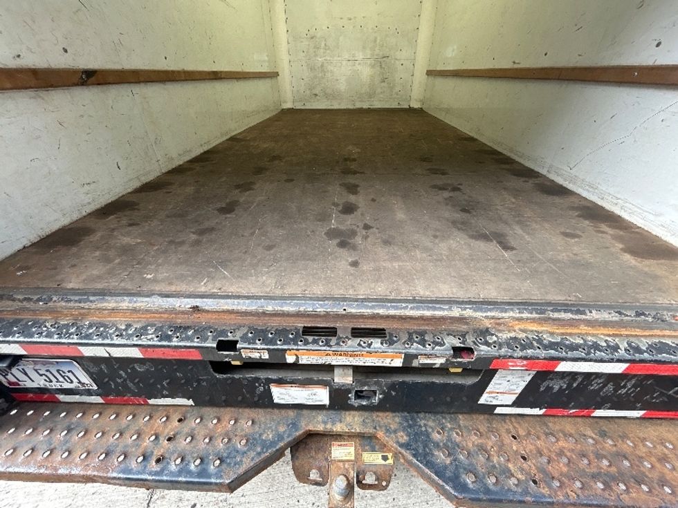 Light Duty Box Truck-Light and Medium Duty Trucks-GMC-2023-Savana G33903-Middlefield-OH-124,100\n\t\tmiles-$ 27,000 - Image 10