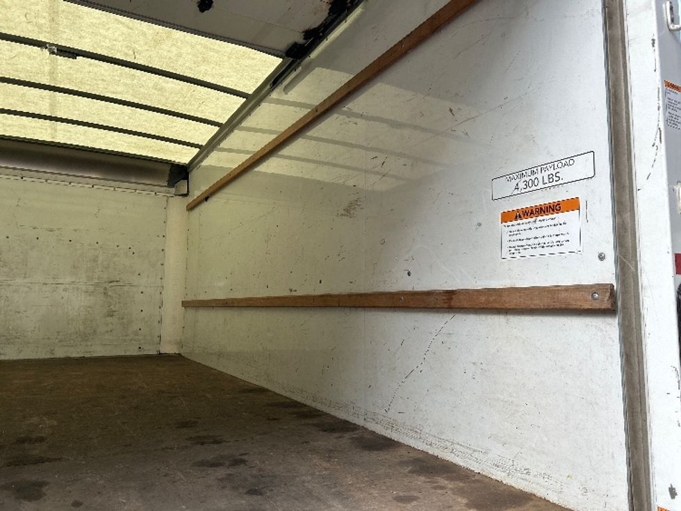 Light Duty Box Truck-Light and Medium Duty Trucks-GMC-2023-Savana G33903-Middlefield-OH-124,100\n\t\tmiles-$ 27,000 - Image 12