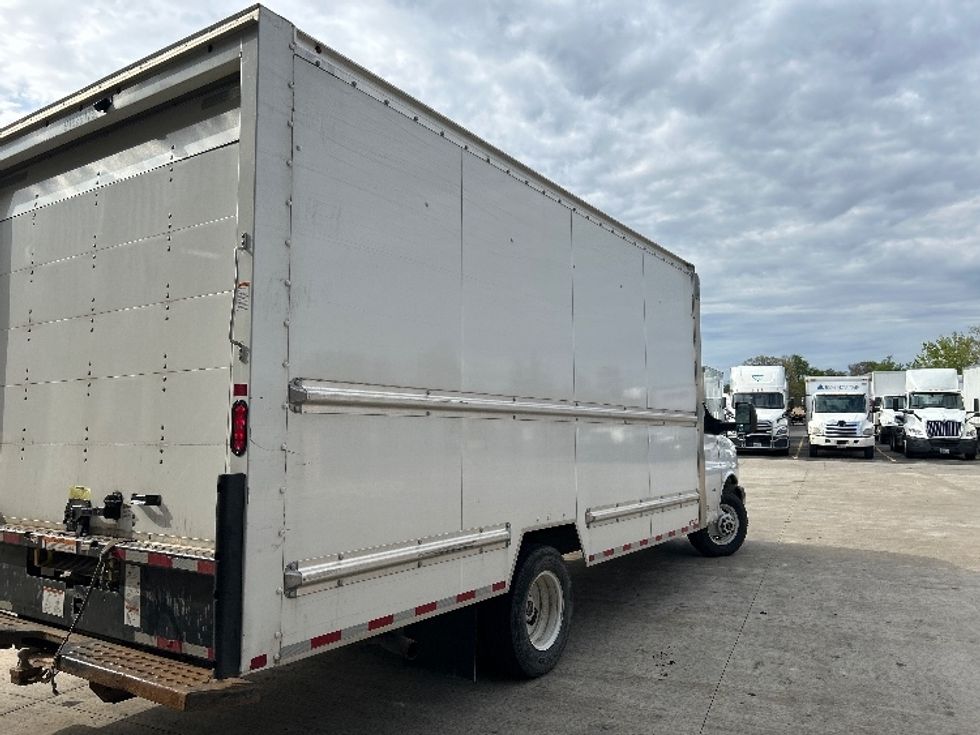 Light Duty Box Truck-Light and Medium Duty Trucks-GMC-2023-Savana G33903-Middlefield-OH-124,100\n\t\tmiles-$ 27,000 - Image 13