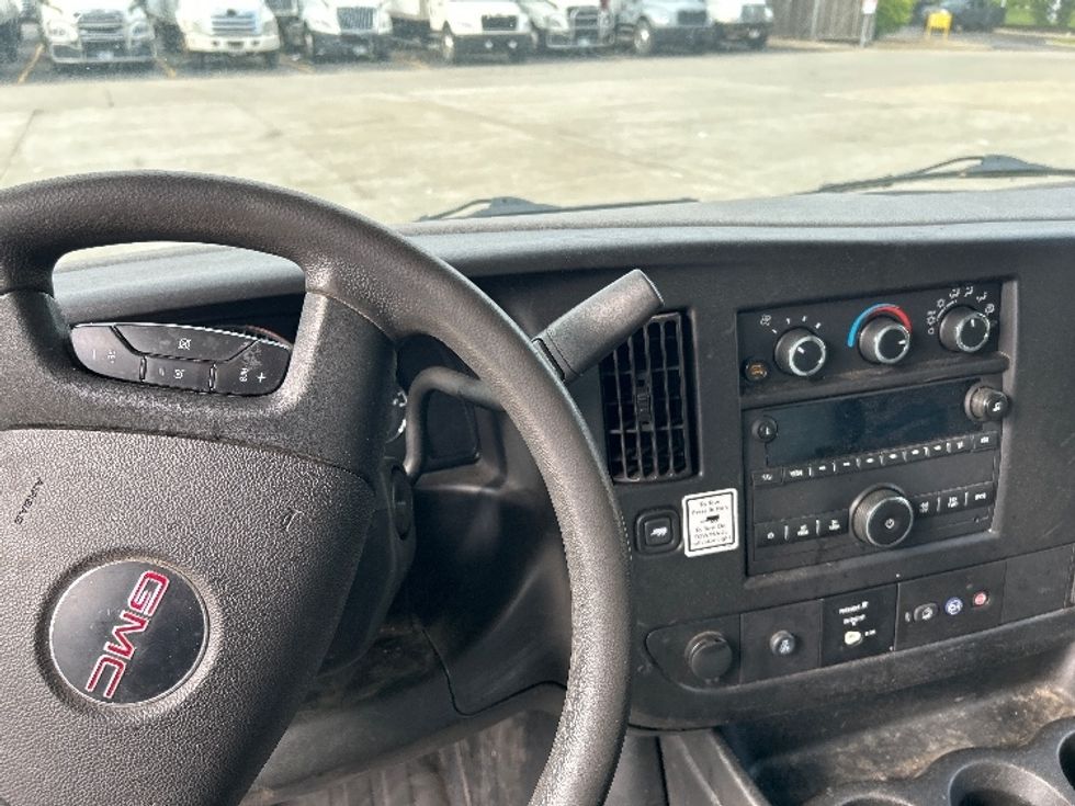 Light Duty Box Truck-Light and Medium Duty Trucks-GMC-2023-Savana G33903-Middlefield-OH-124,100\n\t\tmiles-$ 27,000 - Image 18