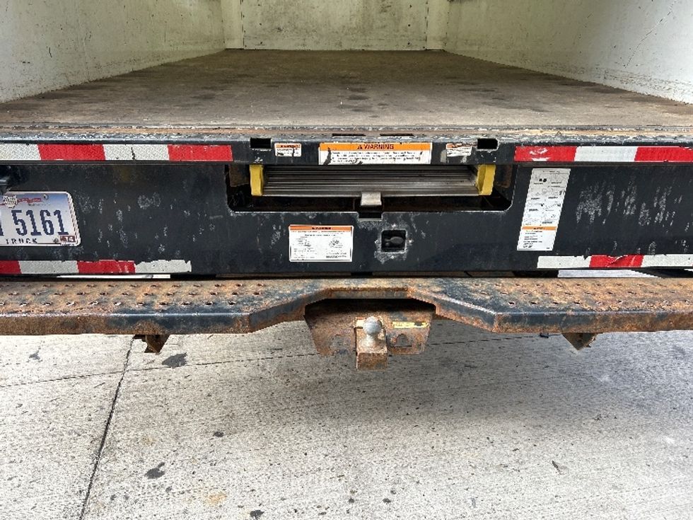 Light Duty Box Truck-Light and Medium Duty Trucks-GMC-2023-Savana G33903-Middlefield-OH-124,100\n\t\tmiles-$ 27,000 - Image 9