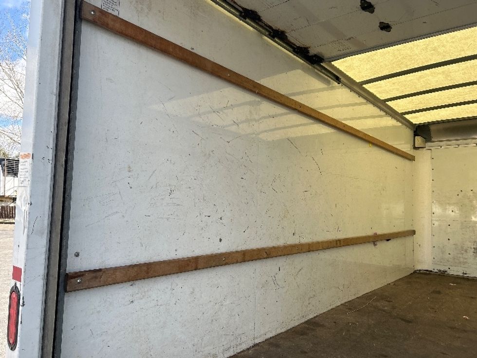 Light Duty Box Truck-Light and Medium Duty Trucks-GMC-2023-Savana G33903-Middlefield-OH-127,073\n\t\tmiles-$ 28,500 - Image 10