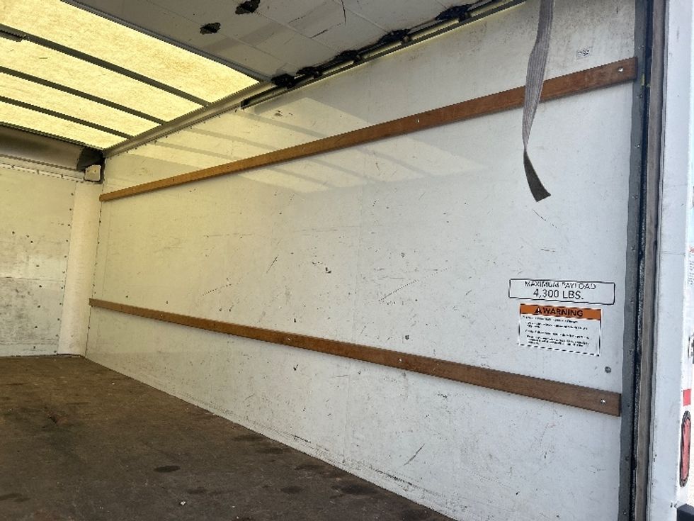 Light Duty Box Truck-Light and Medium Duty Trucks-GMC-2023-Savana G33903-Middlefield-OH-127,073\n\t\tmiles-$ 28,500 - Image 11