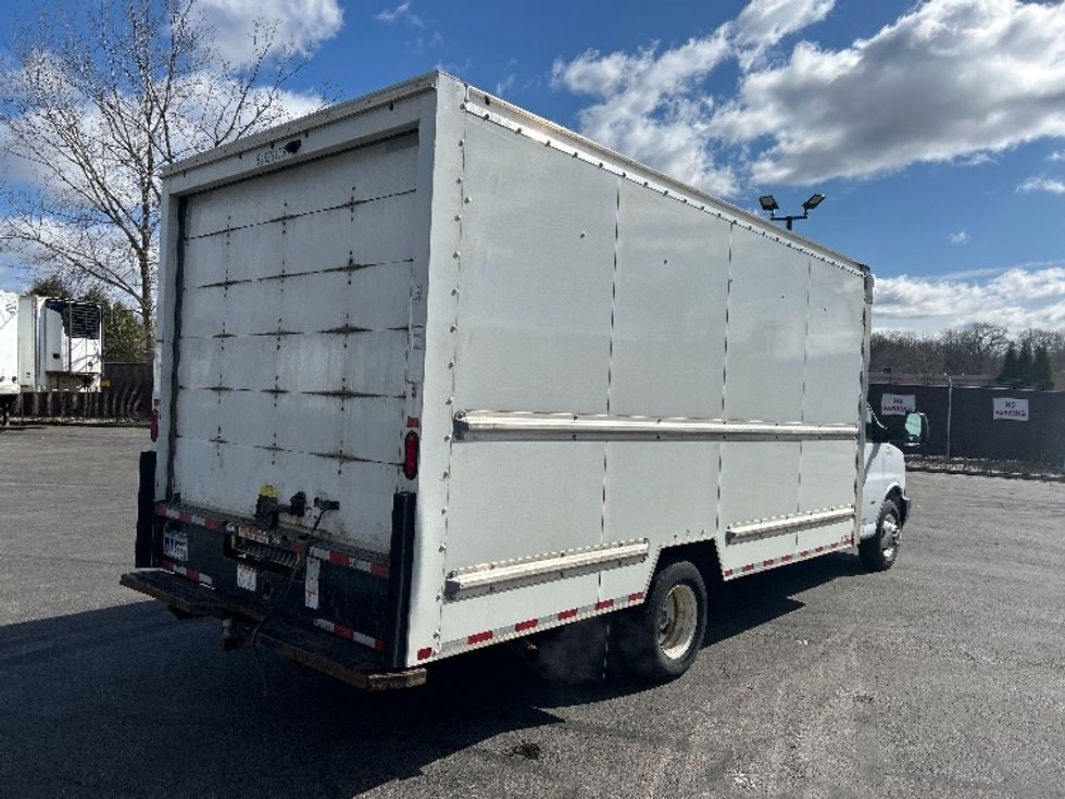 Light Duty Box Truck-Light and Medium Duty Trucks-GMC-2023-Savana G33903-Middlefield-OH-127,073\n\t\tmiles-$ 28,500 - Image 12