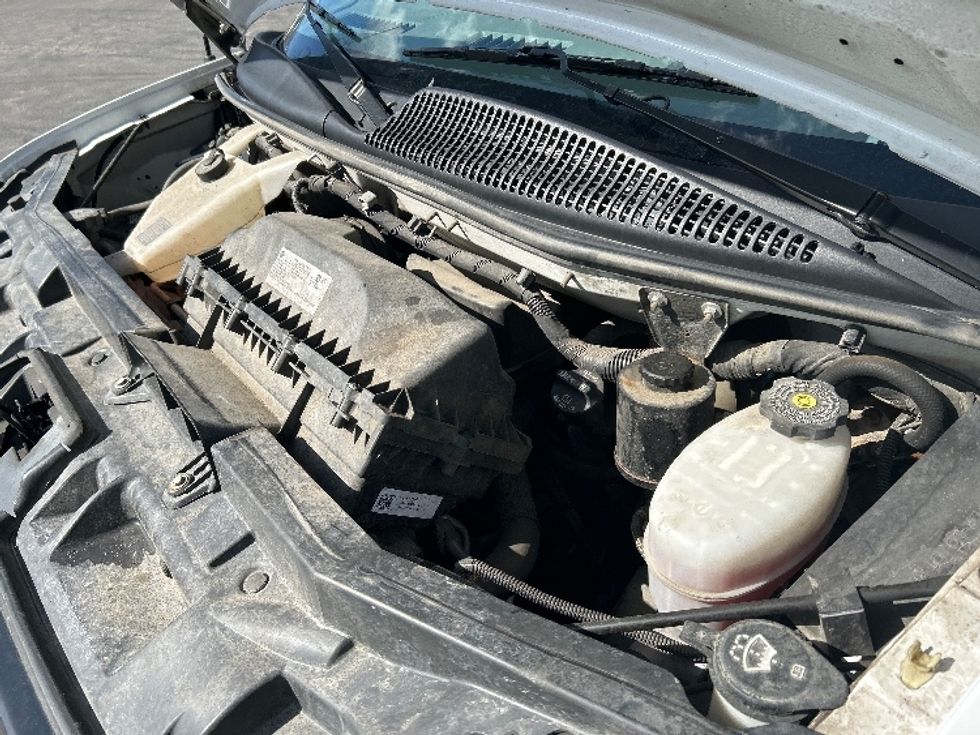 Light Duty Box Truck-Light and Medium Duty Trucks-GMC-2023-Savana G33903-Middlefield-OH-127,073\n\t\tmiles-$ 28,500 - Image 23