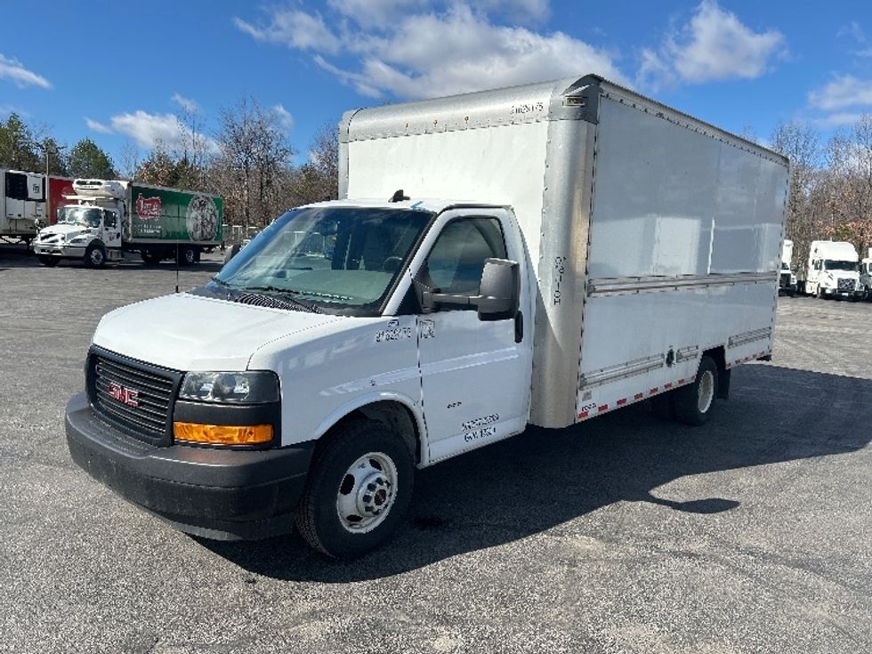 Light Duty Box Truck-Light and Medium Duty Trucks-GMC-2023-Savana G33903-Middlefield-OH-127,073\n\t\tmiles-$ 28,500 - Image 3