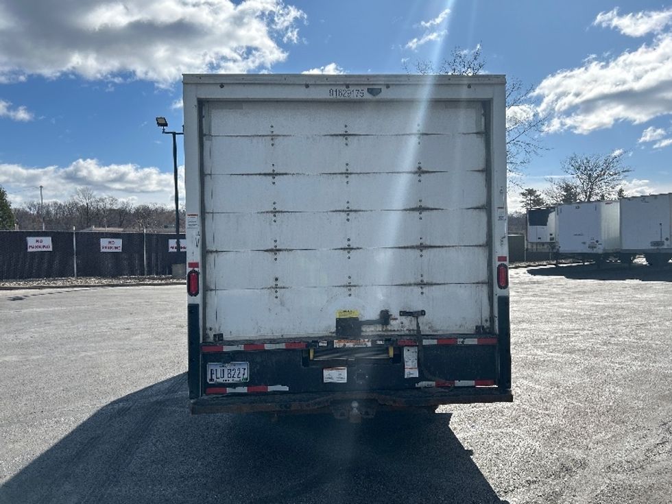 Light Duty Box Truck-Light and Medium Duty Trucks-GMC-2023-Savana G33903-Middlefield-OH-127,073\n\t\tmiles-$ 28,500 - Image 7