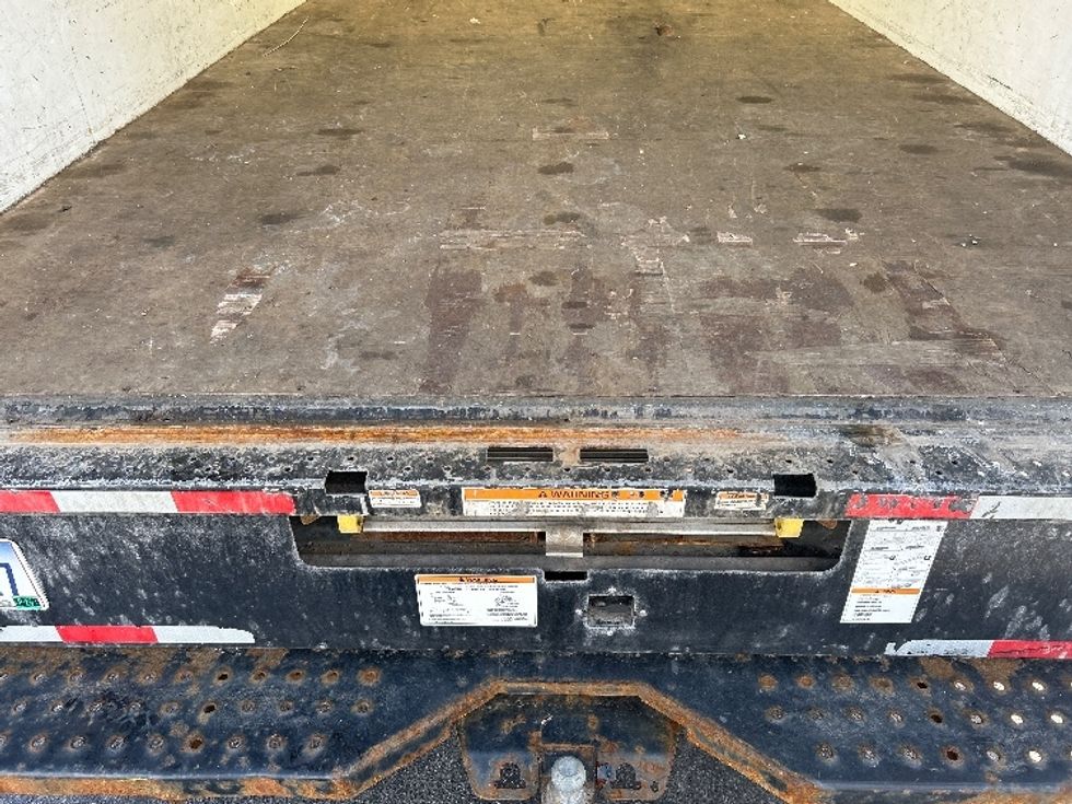 Light Duty Box Truck-Light and Medium Duty Trucks-GMC-2023-Savana G33903-Middlefield-OH-127,073\n\t\tmiles-$ 28,500 - Image 9