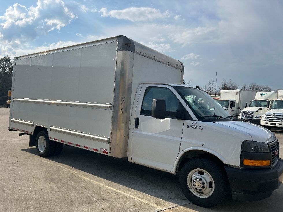 Light Duty Box Truck-Light and Medium Duty Trucks-GMC-2023-Savana G33903-Middlefield-OH-132,365\n\t\tmiles-$ 28,750 - Image 1