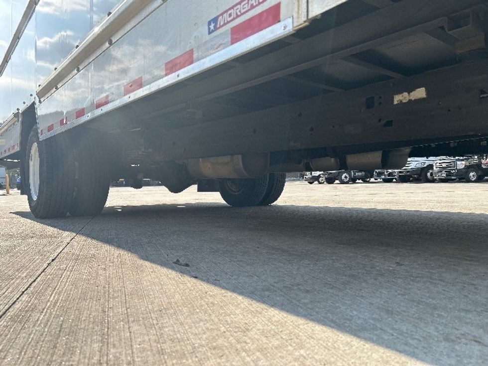 Light Duty Box Truck-Light and Medium Duty Trucks-GMC-2023-Savana G33903-Middlefield-OH-132,365\n\t\tmiles-$ 28,750 - Image 14