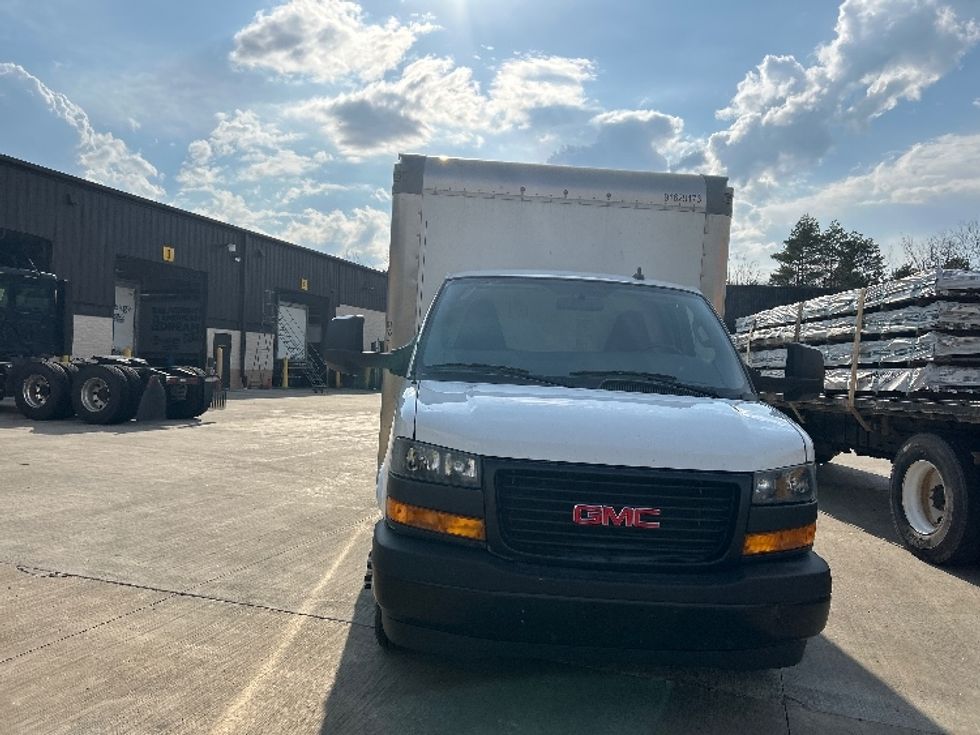 Light Duty Box Truck-Light and Medium Duty Trucks-GMC-2023-Savana G33903-Middlefield-OH-132,365\n\t\tmiles-$ 28,750 - Image 2