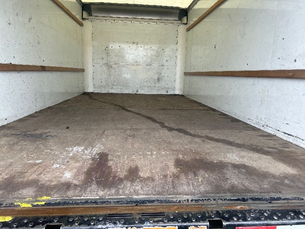 Light Duty Box Truck-Light and Medium Duty Trucks-GMC-2023-Savana G33903-Middlefield-OH-134,674\n\t\tmiles-$ 27,250 - Image 10