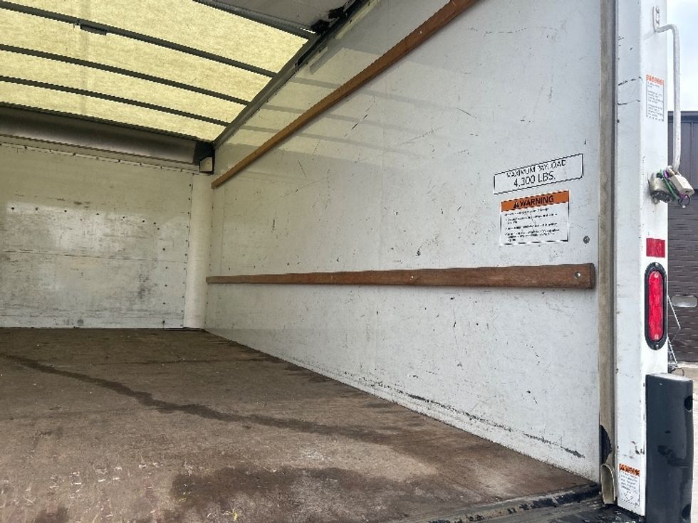 Light Duty Box Truck-Light and Medium Duty Trucks-GMC-2023-Savana G33903-Middlefield-OH-134,674\n\t\tmiles-$ 27,250 - Image 12