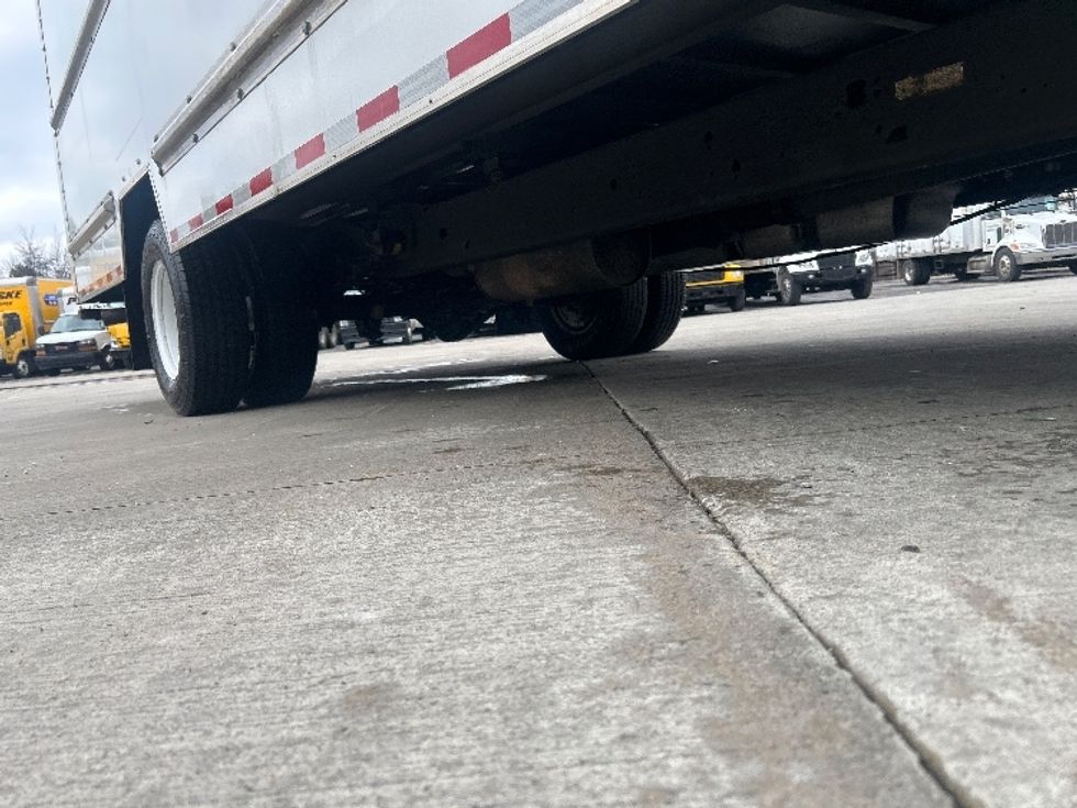 Light Duty Box Truck-Light and Medium Duty Trucks-GMC-2023-Savana G33903-Middlefield-OH-134,674\n\t\tmiles-$ 27,250 - Image 14