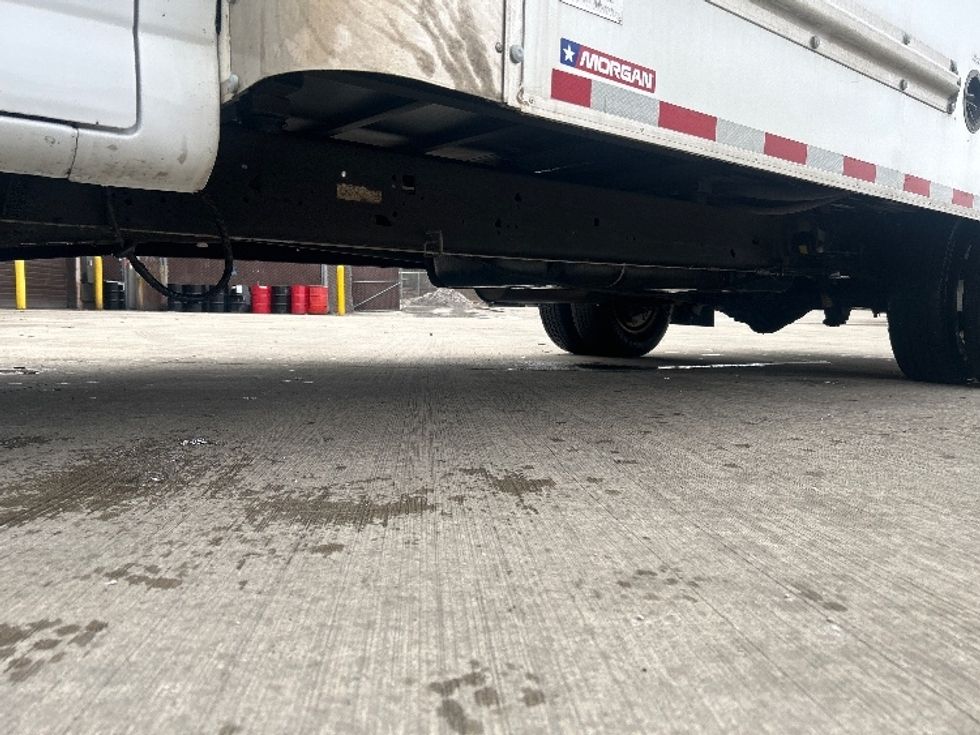 Light Duty Box Truck-Light and Medium Duty Trucks-GMC-2023-Savana G33903-Middlefield-OH-134,674\n\t\tmiles-$ 27,250 - Image 5