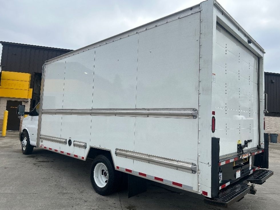 Light Duty Box Truck-Light and Medium Duty Trucks-GMC-2023-Savana G33903-Middlefield-OH-134,674\n\t\tmiles-$ 27,250 - Image 6