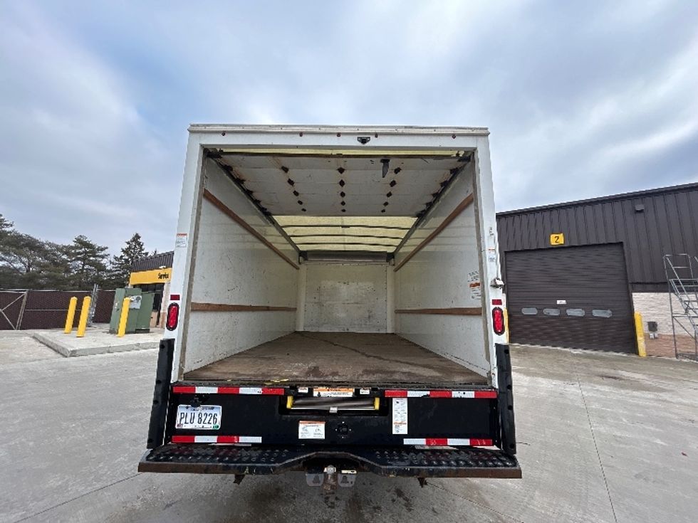 Light Duty Box Truck-Light and Medium Duty Trucks-GMC-2023-Savana G33903-Middlefield-OH-134,674\n\t\tmiles-$ 27,250 - Image 8