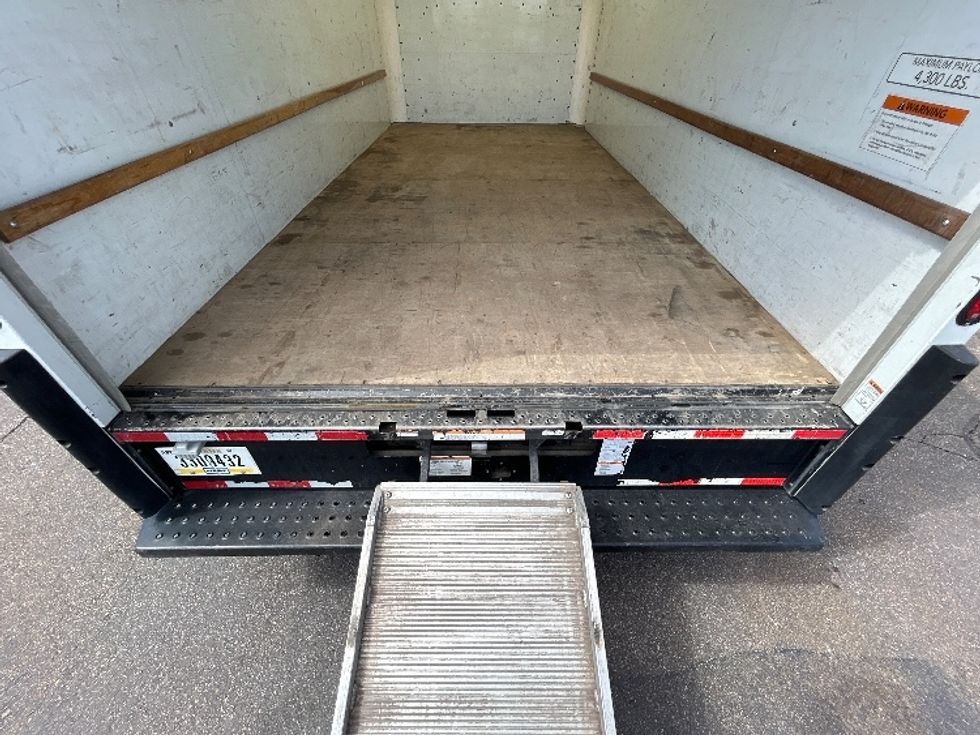 Light Duty Box Truck-Light and Medium Duty Trucks-GMC-2023-Savana G33903-Milwaukee-WI-86,334\n\t\tmiles-$ 37,000 - Image 10
