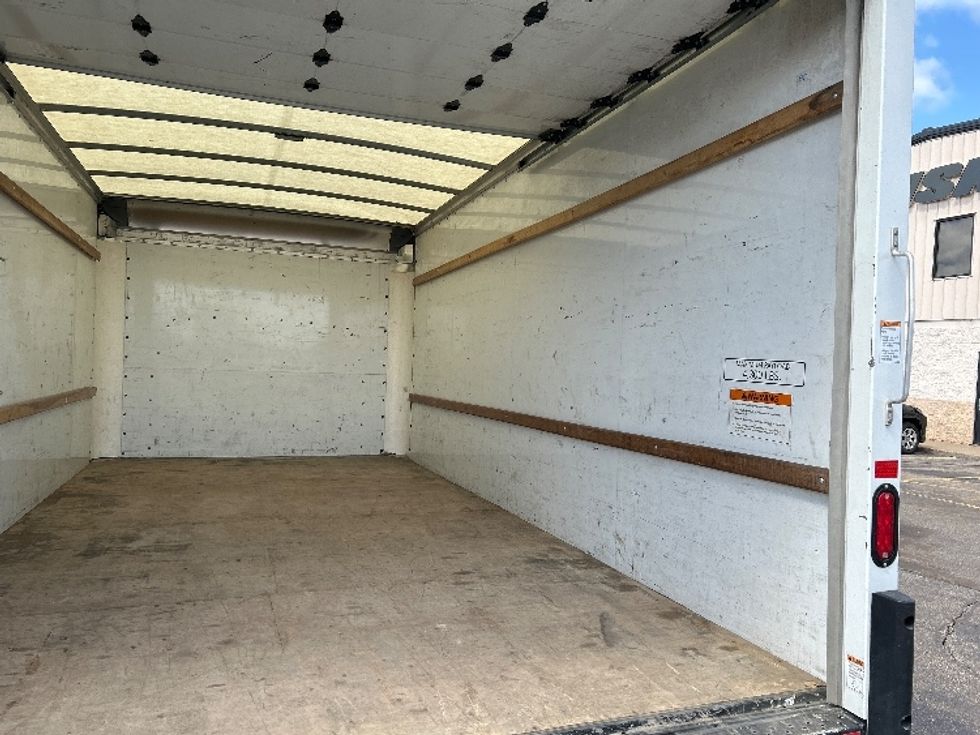 Light Duty Box Truck-Light and Medium Duty Trucks-GMC-2023-Savana G33903-Milwaukee-WI-86,334\n\t\tmiles-$ 37,000 - Image 12