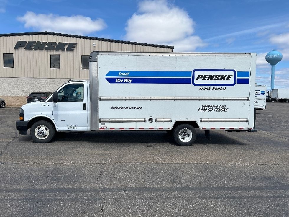 Light Duty Box Truck-Light and Medium Duty Trucks-GMC-2023-Savana G33903-Milwaukee-WI-86,334\n\t\tmiles-$ 37,000 - Image 4