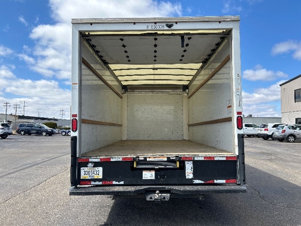 Light Duty Box Truck-Light and Medium Duty Trucks-GMC-2023-Savana G33903-Milwaukee-WI-86,334\n\t\tmiles-$ 37,000 - Image 8