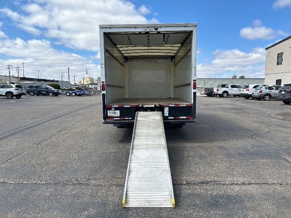 Light Duty Box Truck-Light and Medium Duty Trucks-GMC-2023-Savana G33903-Milwaukee-WI-86,334\n\t\tmiles-$ 37,000 - Image 9