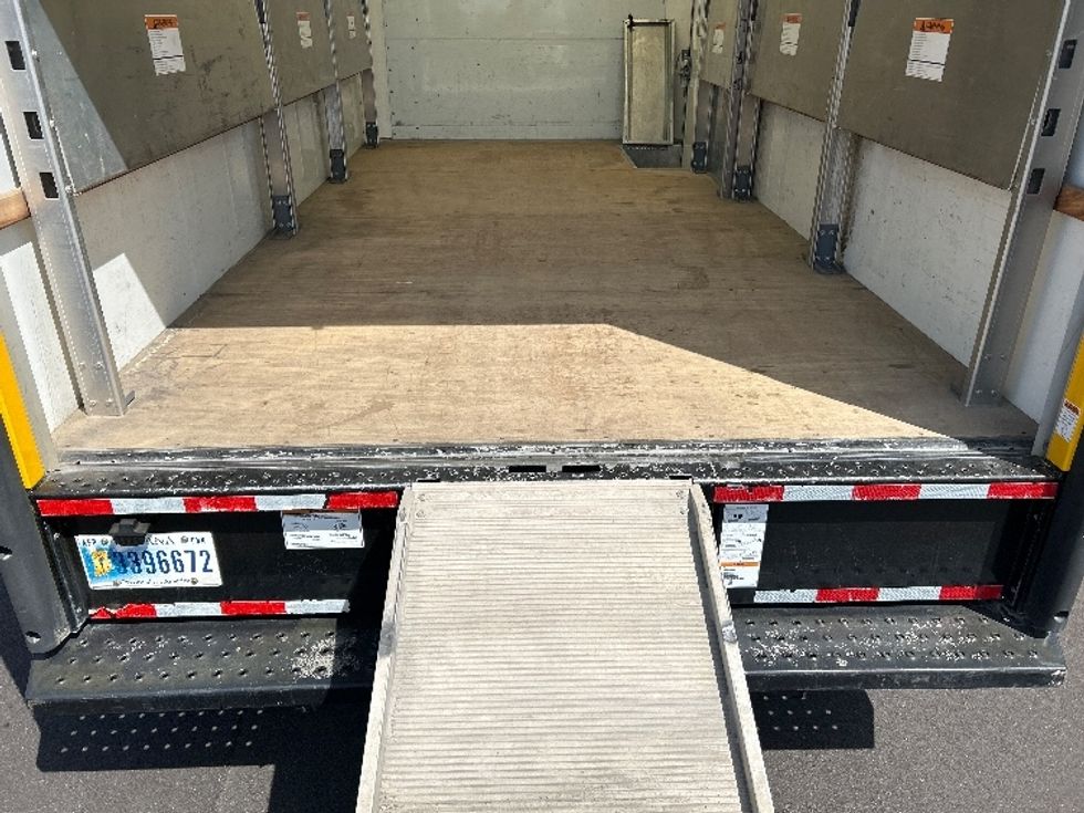 Light Duty Box Truck-Light and Medium Duty Trucks-GMC-2023-Savana G33903-Ocala-FL-54,642\n\t\tmiles-$ 40,250 - Image 10