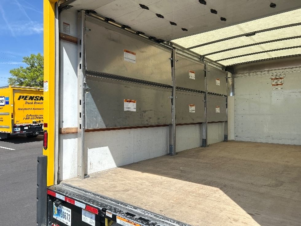 Light Duty Box Truck-Light and Medium Duty Trucks-GMC-2023-Savana G33903-Ocala-FL-54,642\n\t\tmiles-$ 40,250 - Image 11