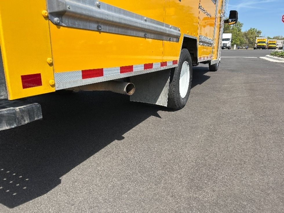 Light Duty Box Truck-Light and Medium Duty Trucks-GMC-2023-Savana G33903-Ocala-FL-54,642\n\t\tmiles-$ 40,250 - Image 14