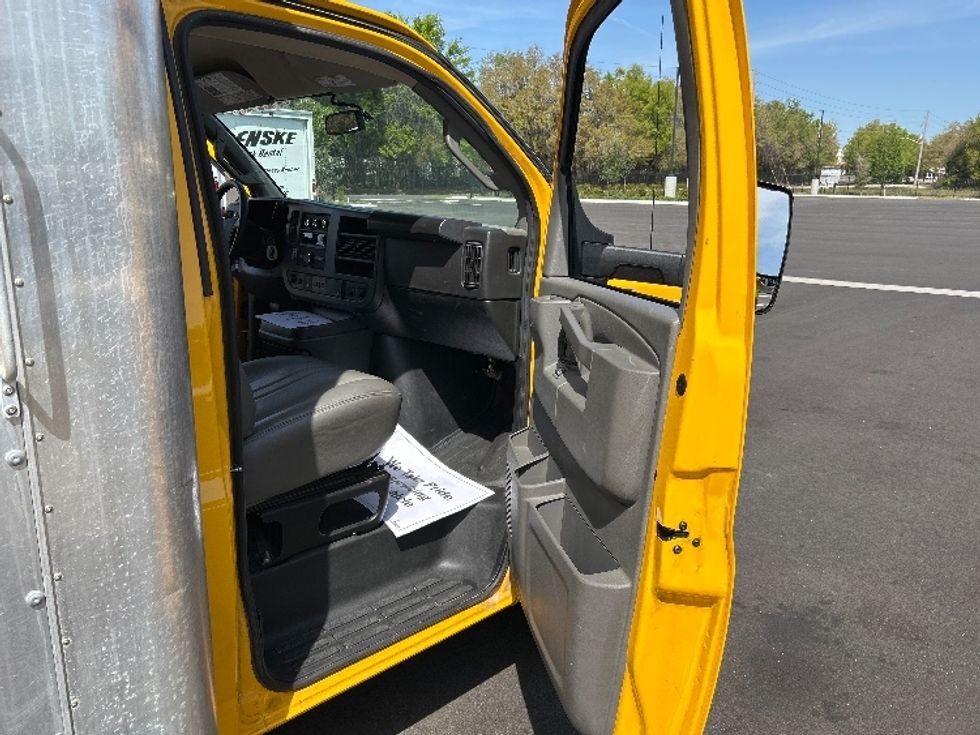 Light Duty Box Truck-Light and Medium Duty Trucks-GMC-2023-Savana G33903-Ocala-FL-54,642\n\t\tmiles-$ 40,250 - Image 20