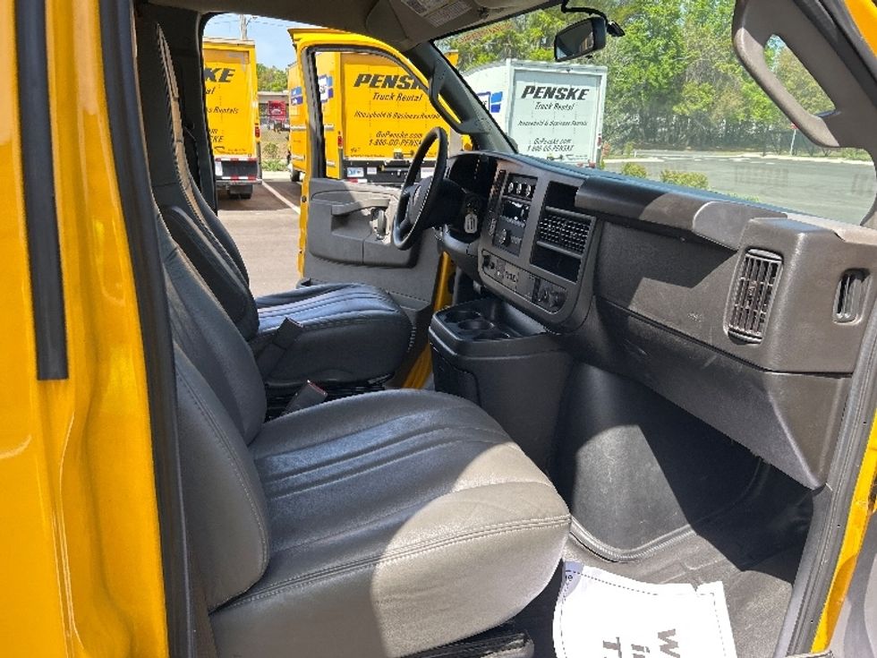 Light Duty Box Truck-Light and Medium Duty Trucks-GMC-2023-Savana G33903-Ocala-FL-54,642\n\t\tmiles-$ 40,250 - Image 22