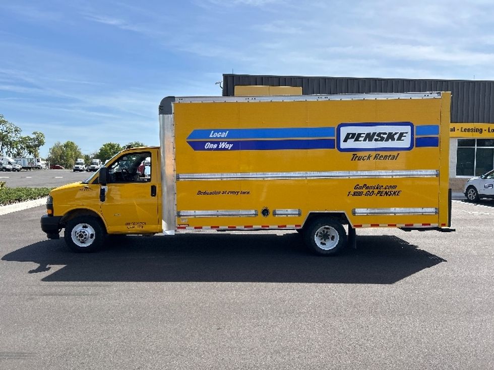 Light Duty Box Truck-Light and Medium Duty Trucks-GMC-2023-Savana G33903-Ocala-FL-54,642\n\t\tmiles-$ 40,250 - Image 4