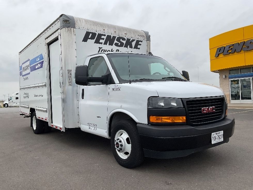 Light Duty Box Truck-Light and Medium Duty Trucks-GMC-2023-Savana G33903-Oklahoma City-OK-49,873\n\t\tmiles-$ 44,000 - Image 1