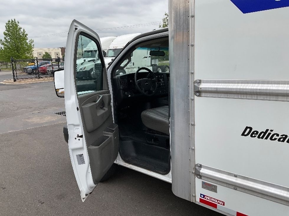 Light Duty Box Truck-Light and Medium Duty Trucks-GMC-2023-Savana G33903-Oklahoma City-OK-49,873\n\t\tmiles-$ 44,000 - Image 14