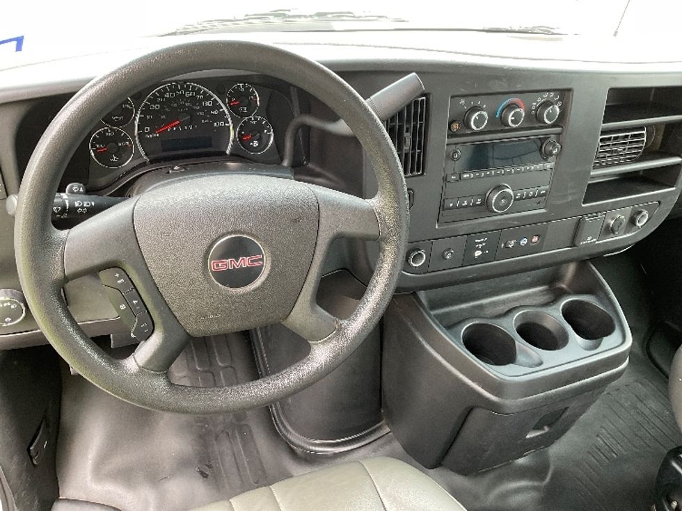 Light Duty Box Truck-Light and Medium Duty Trucks-GMC-2023-Savana G33903-Oklahoma City-OK-49,873\n\t\tmiles-$ 44,000 - Image 15