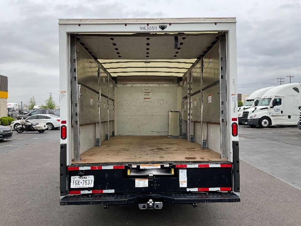 Light Duty Box Truck-Light and Medium Duty Trucks-GMC-2023-Savana G33903-Oklahoma City-OK-49,873\n\t\tmiles-$ 44,000 - Image 7