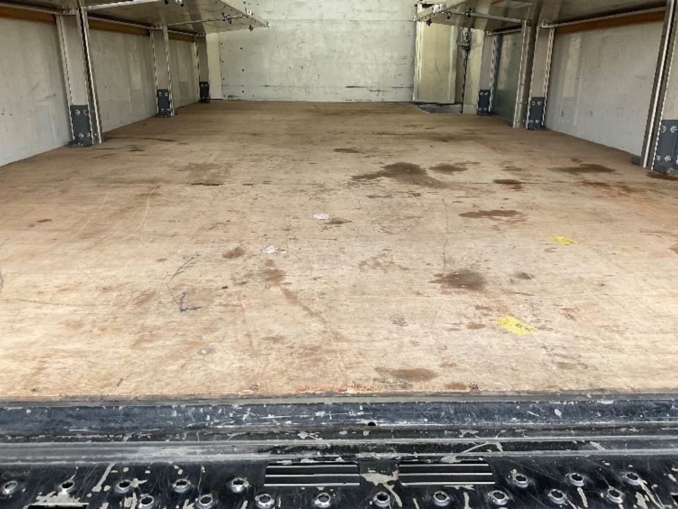 Light Duty Box Truck-Light and Medium Duty Trucks-GMC-2023-Savana G33903-Oklahoma City-OK-49,873\n\t\tmiles-$ 44,000 - Image 9