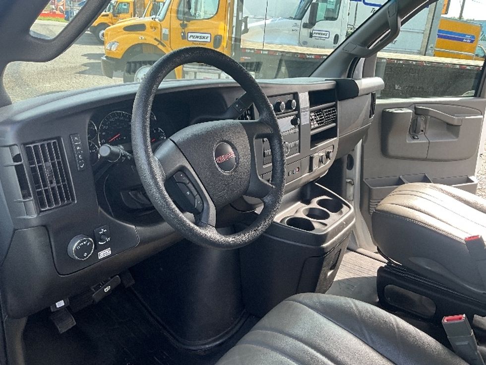 Light Duty Box Truck-Light and Medium Duty Trucks-GMC-2023-Savana G33903-Pasco-WA-56,739\n\t\tmiles-$ 41,000 - Image 17