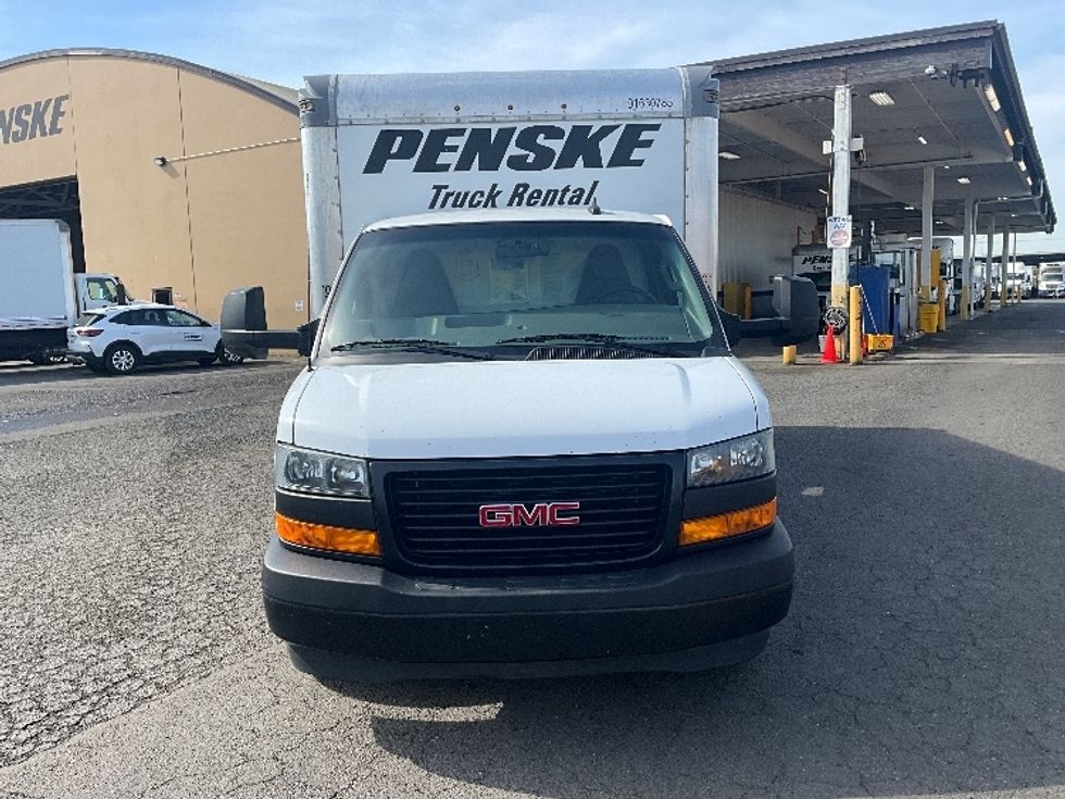 Light Duty Box Truck-Light and Medium Duty Trucks-GMC-2023-Savana G33903-Pasco-WA-56,739\n\t\tmiles-$ 41,000 - Image 2