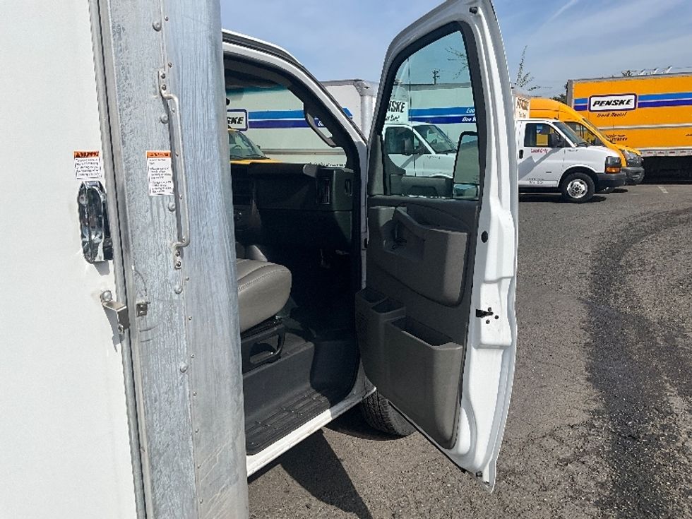 Light Duty Box Truck-Light and Medium Duty Trucks-GMC-2023-Savana G33903-Pasco-WA-56,739\n\t\tmiles-$ 41,000 - Image 20