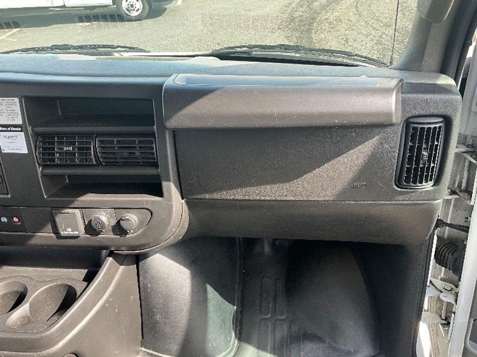 Light Duty Box Truck-Light and Medium Duty Trucks-GMC-2023-Savana G33903-Pasco-WA-56,739\n\t\tmiles-$ 41,000 - Image 21